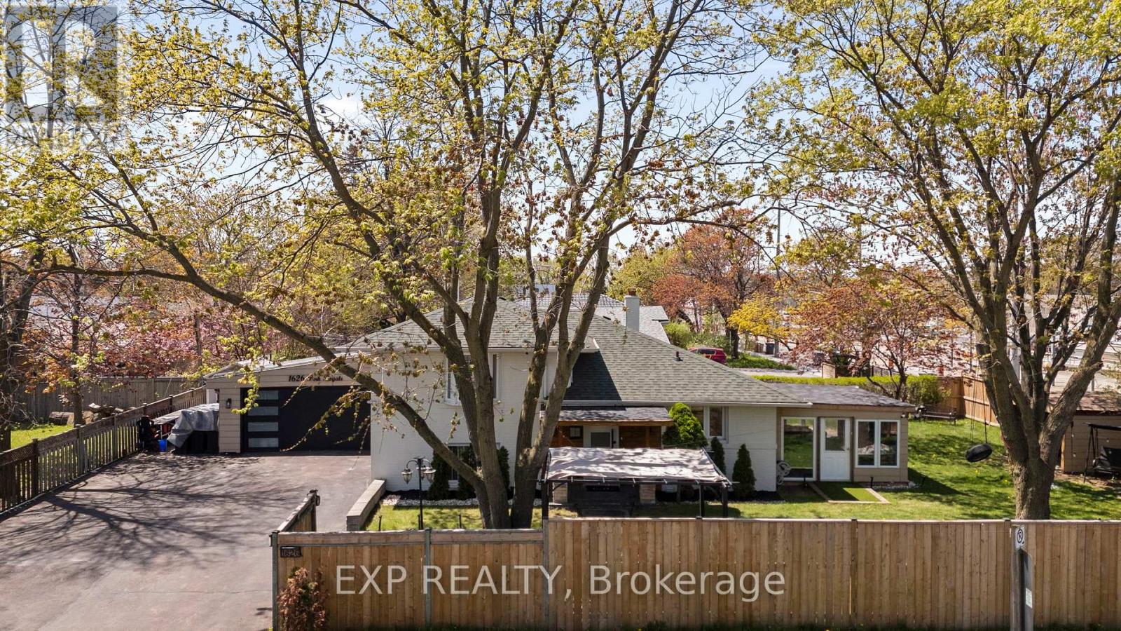 1626 Park Royale Boulevard, Mississauga, Ontario  L5E 2Z8 - Photo 1 - W12148984