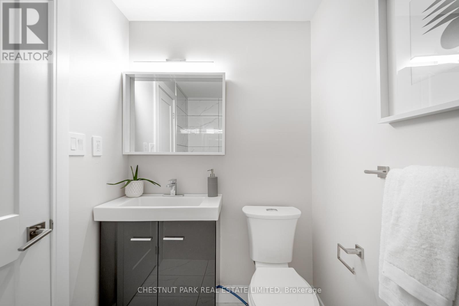 42 Cavell Avenue, Toronto, Ontario  M8V 1P2 - Photo 16 - W12148986