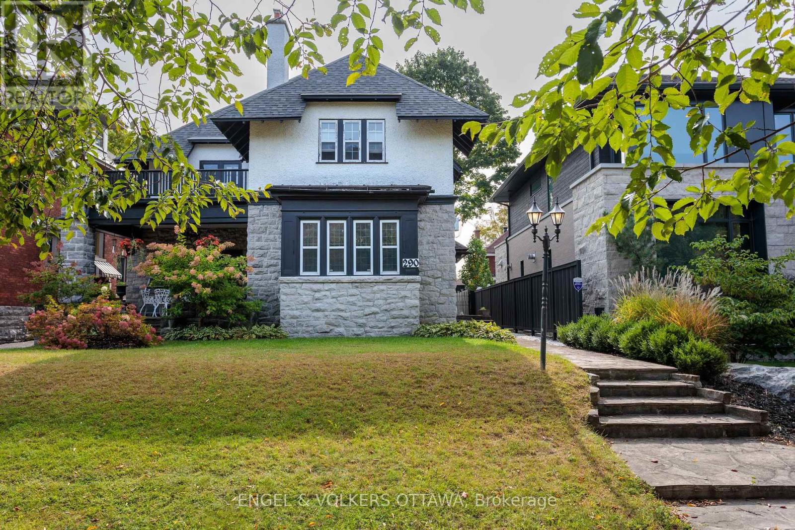 Property at 290 CLEMOW AVENUE image 2