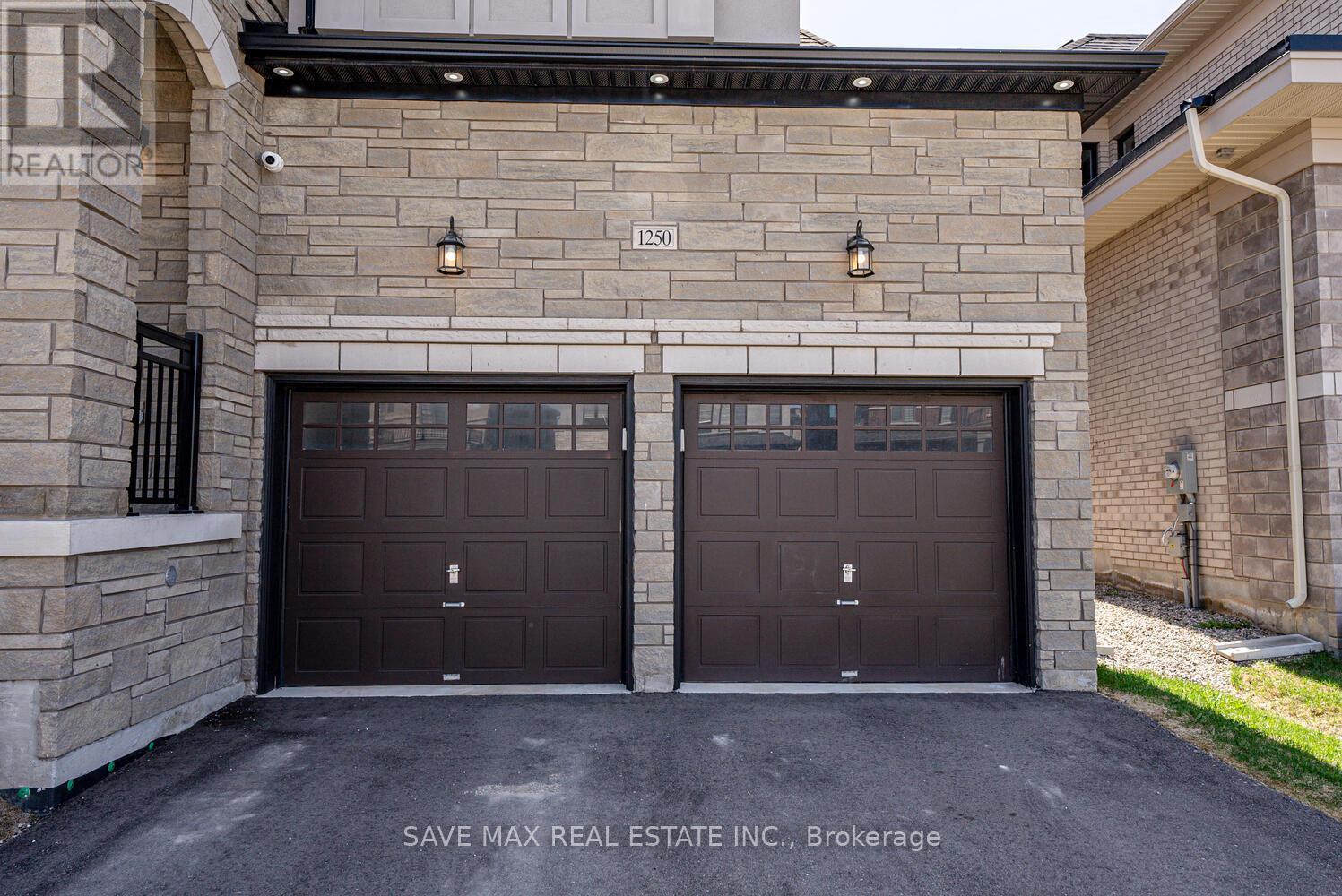 Property at 1250 UPPER THAMES DRIVE image 2