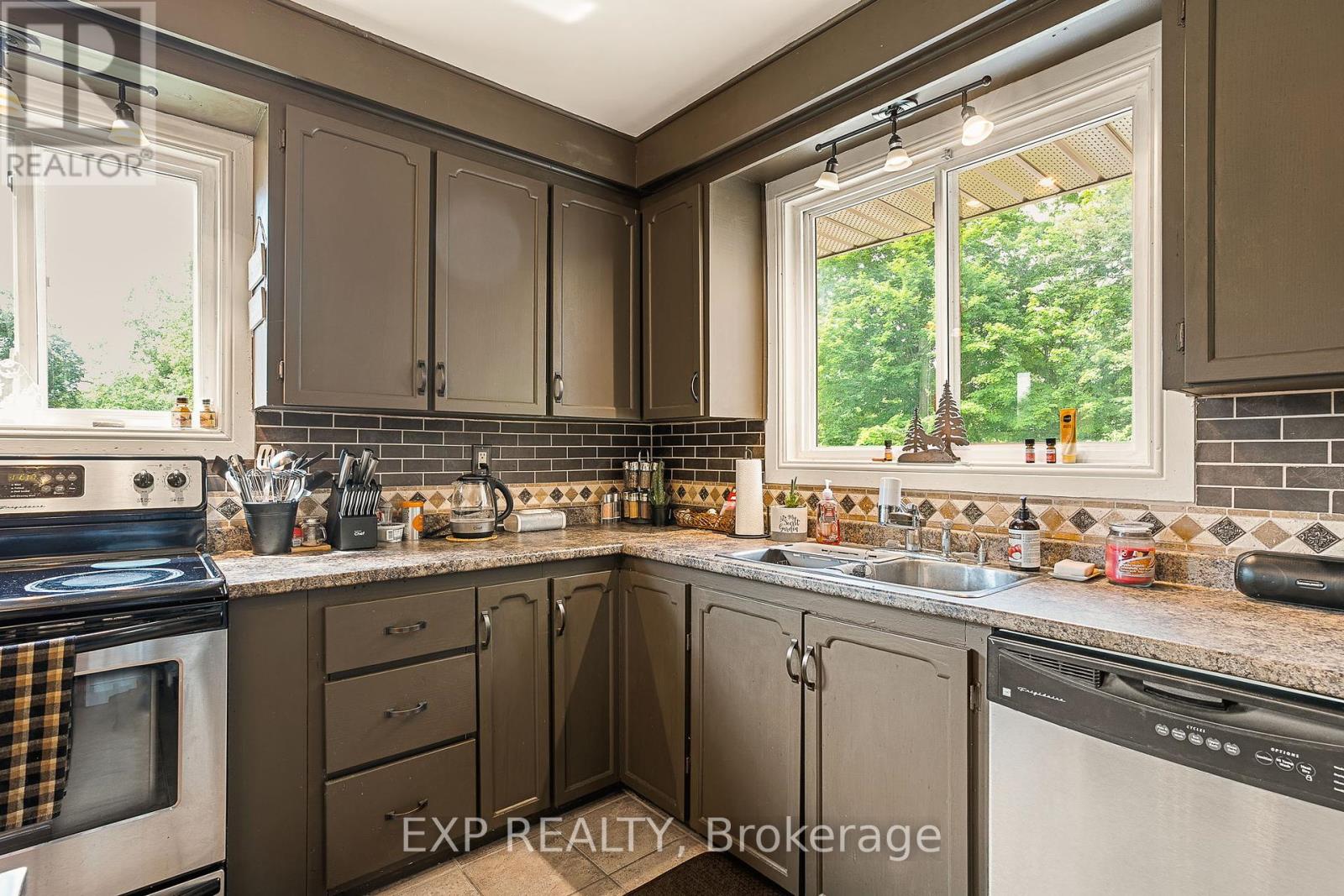 1037 Kernohan Farm Trail, Minden Hills (Minden), Ontario  K0M 2K0 - Photo 8 - X12148939