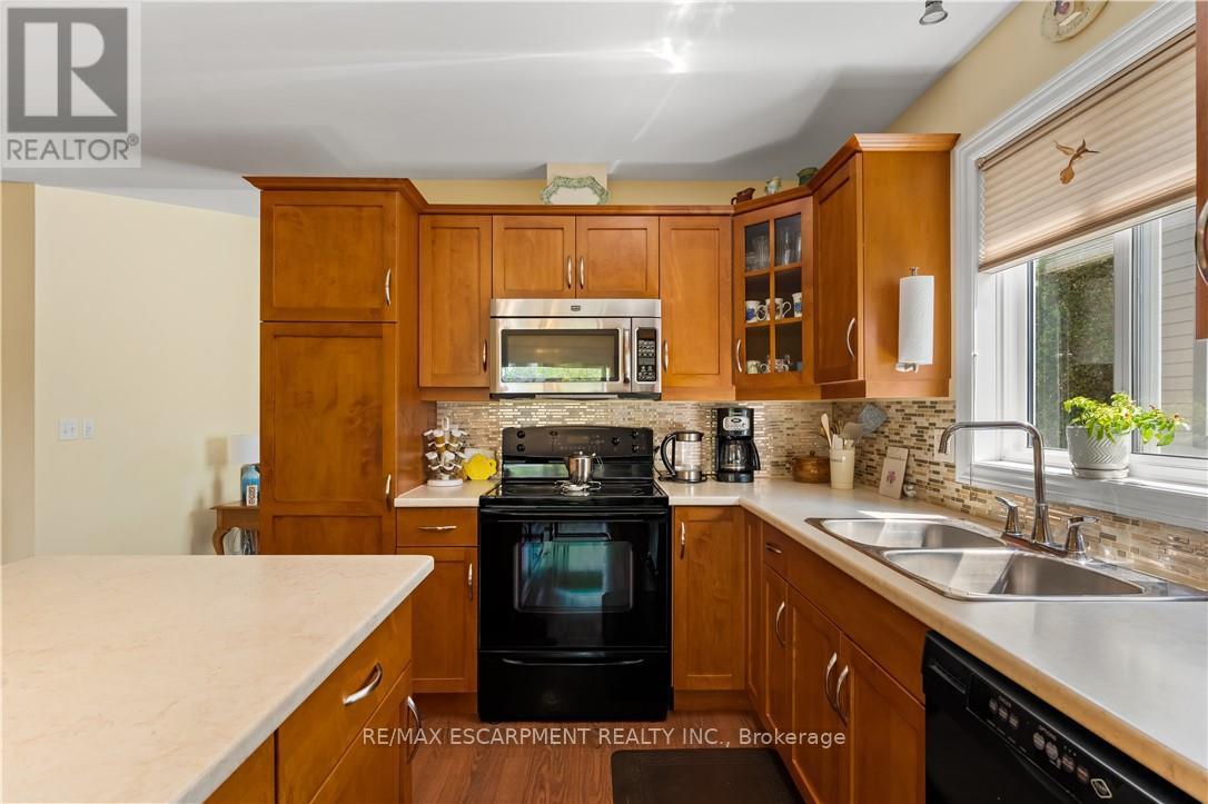 8 Mason Drive, Pelham, Ontario  L0S 1E4 - Photo 10 - X12148966