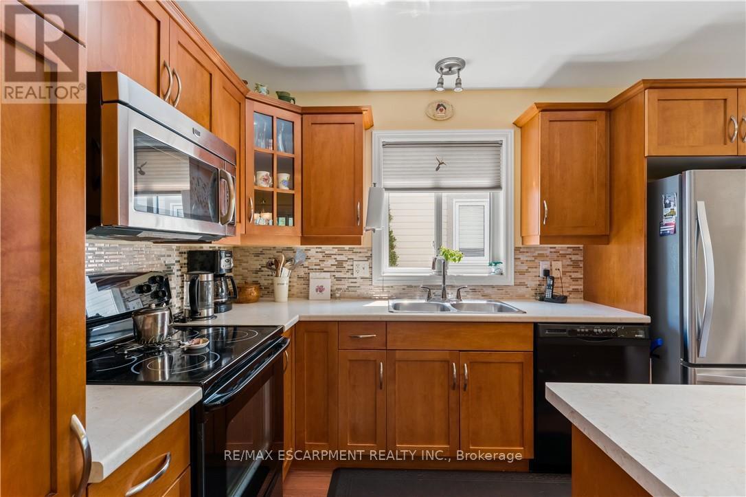 8 Mason Drive, Pelham, Ontario  L0S 1E4 - Photo 9 - X12148966