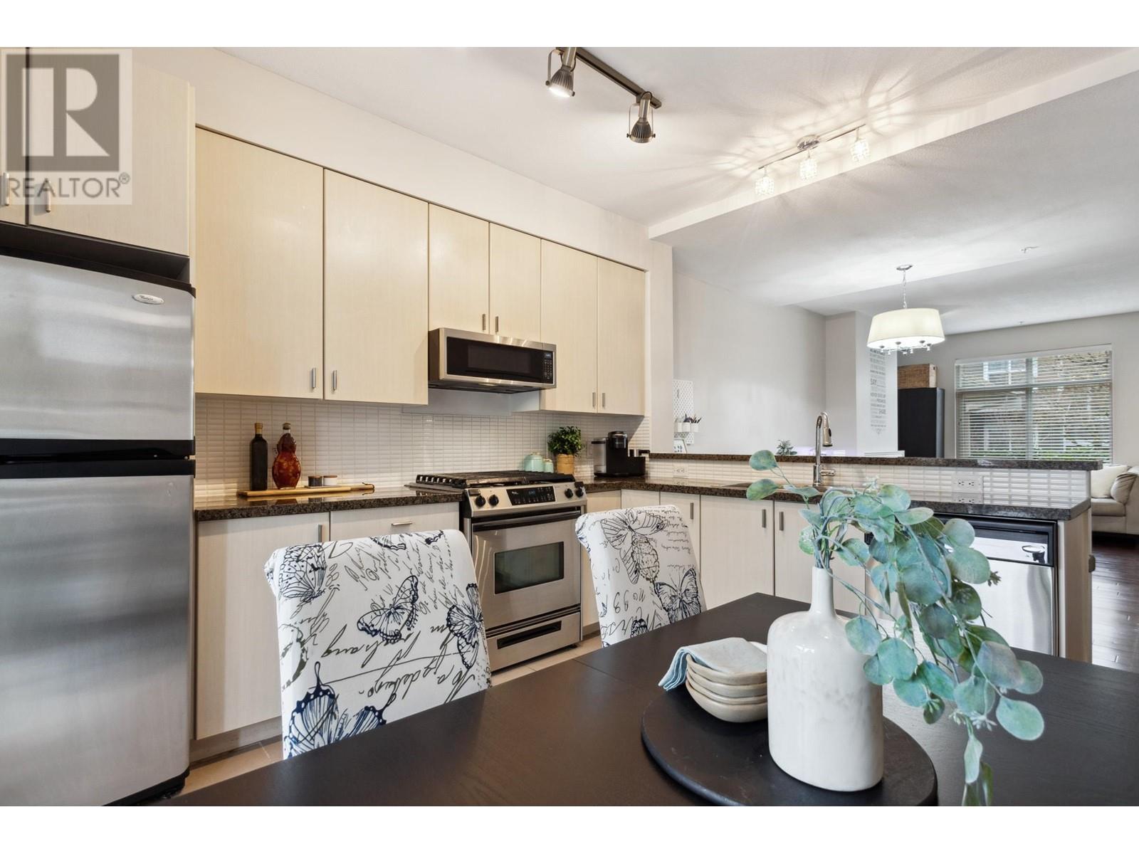 83 6878 Southpoint Drive, Burnaby, British Columbia  V3N 5E4 - Photo 10 - R3002961