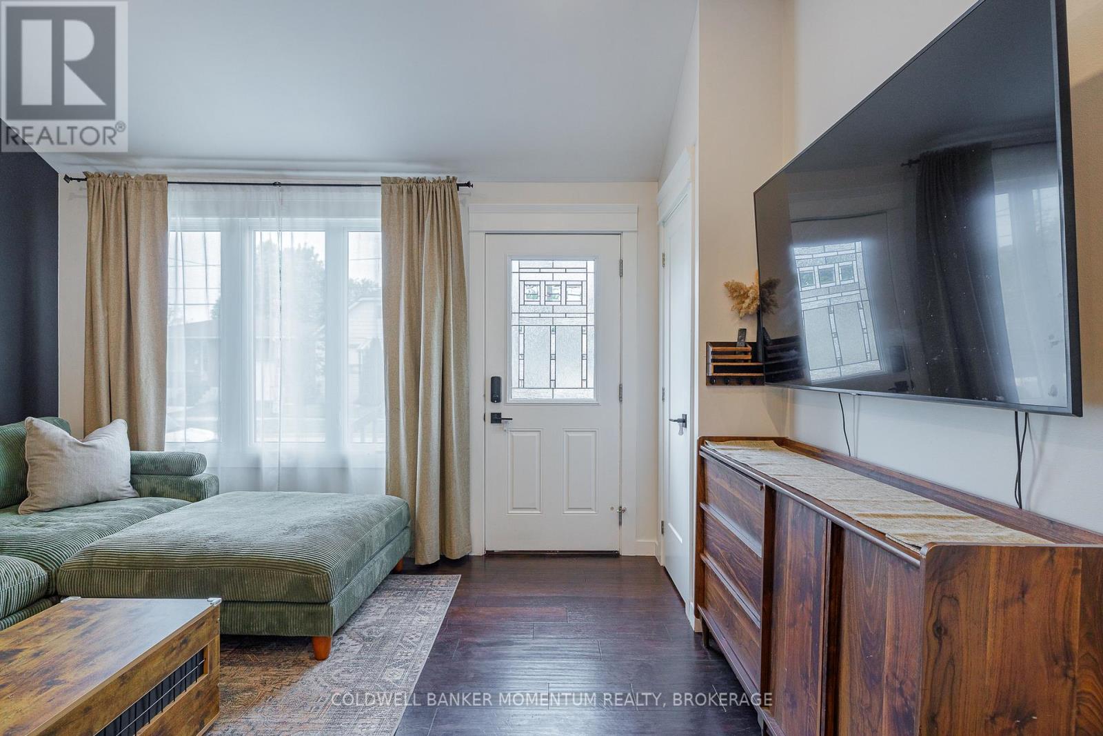 38 Bartlett Street, St. Catharines (Facer), Ontario  L2M 5L1 - Photo 10 - X12149027