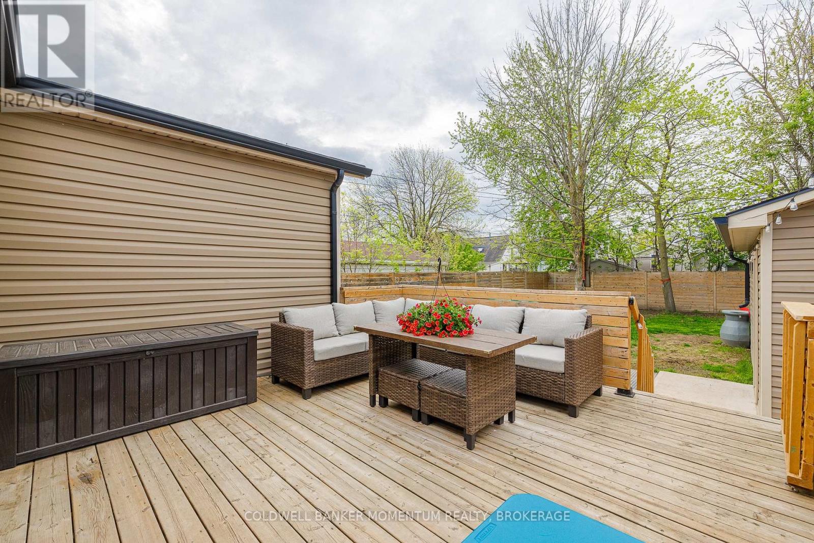 38 Bartlett Street, St. Catharines (Facer), Ontario  L2M 5L1 - Photo 32 - X12149027