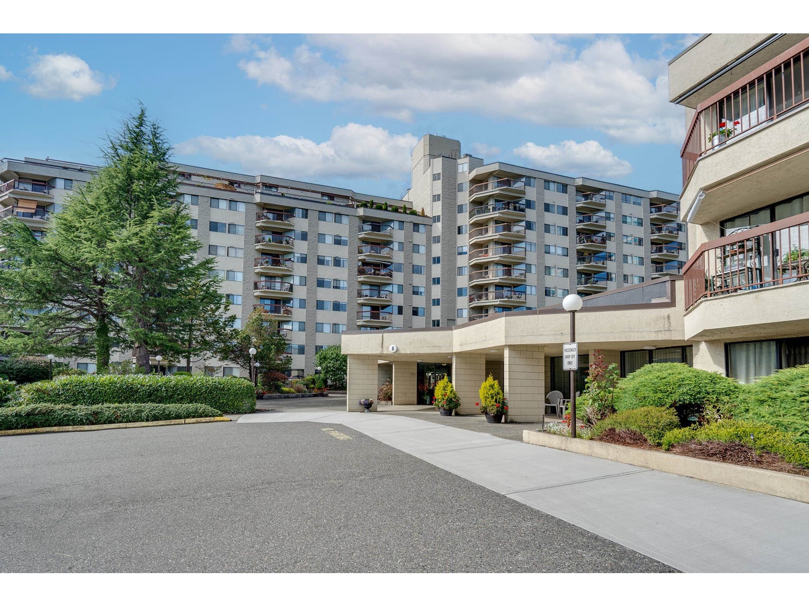 235 31955 Old Yale Road, Abbotsford, British Columbia  V2T 4N1 - Photo 2 - R3002674