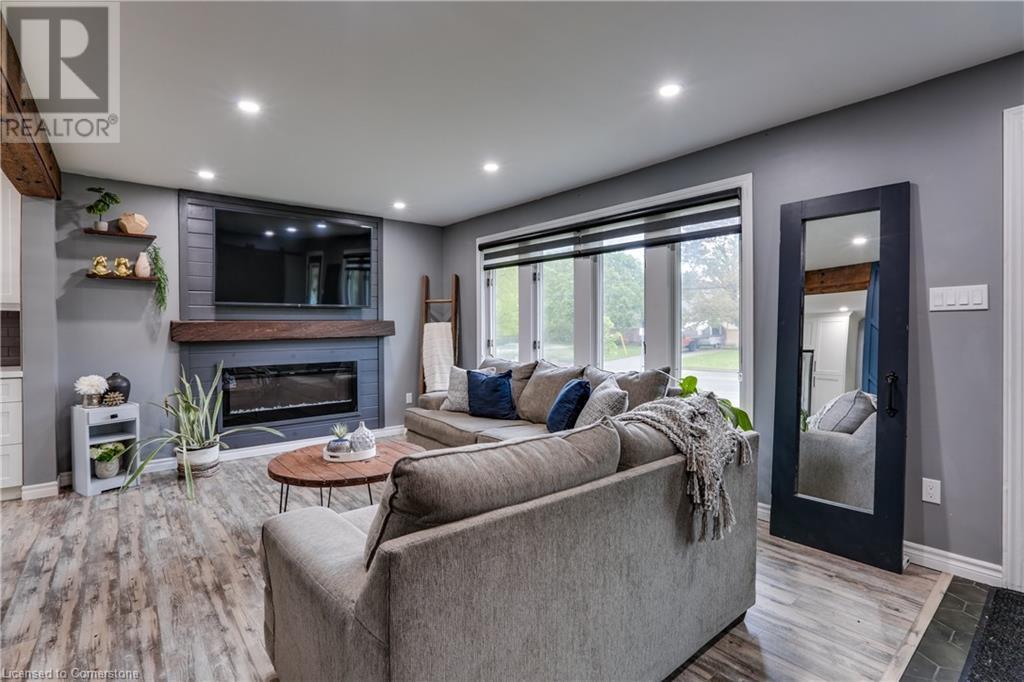 Photo 5 of 39 for 437 Beachwood Avenue