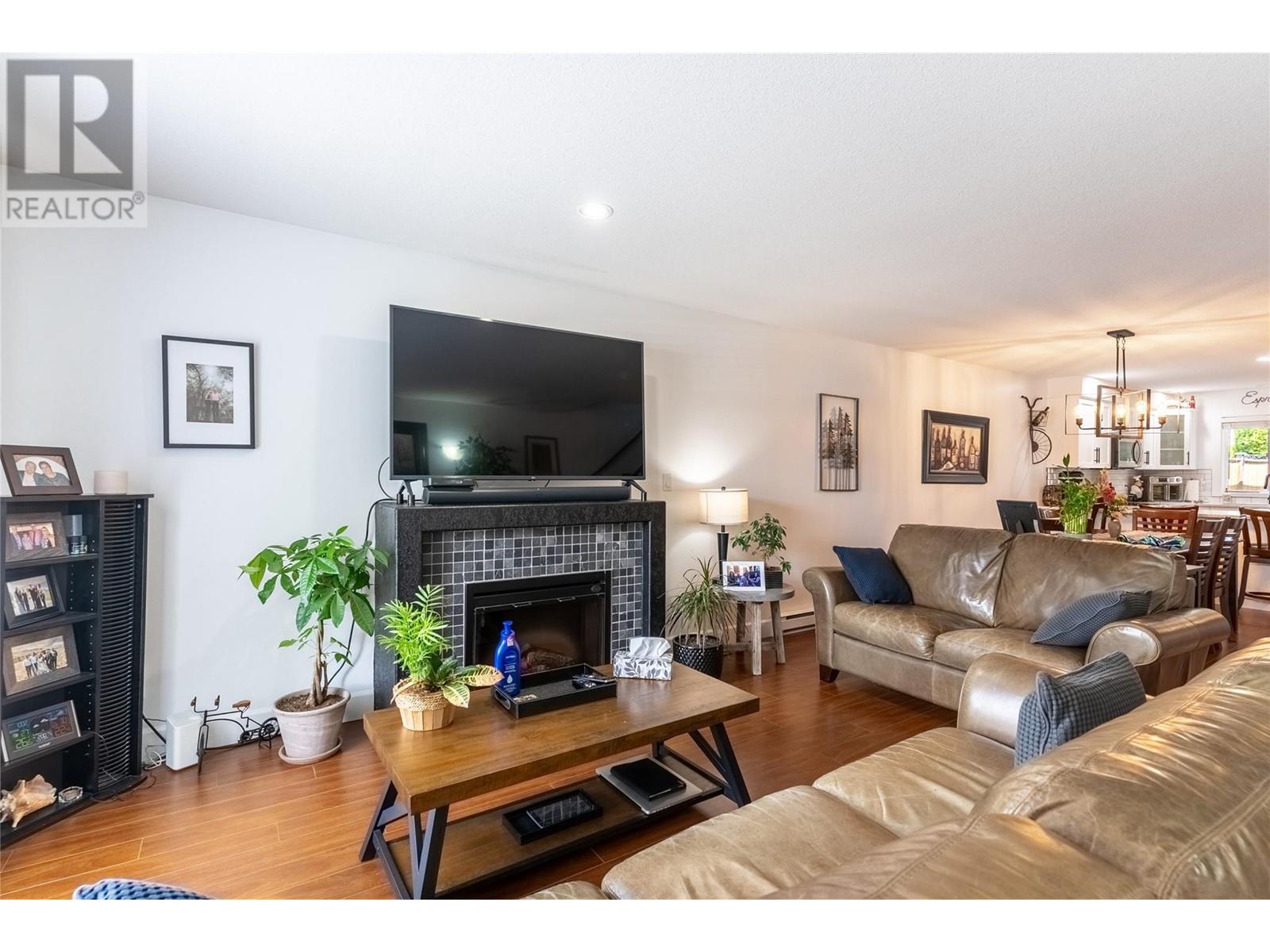 Property at 835 SOUTHILL Street Unit# 2 image 4