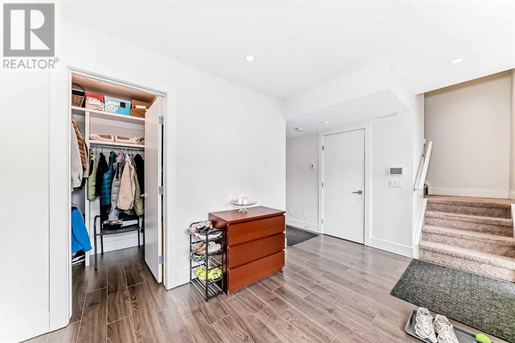Property at 1816 47 Street NW image 5