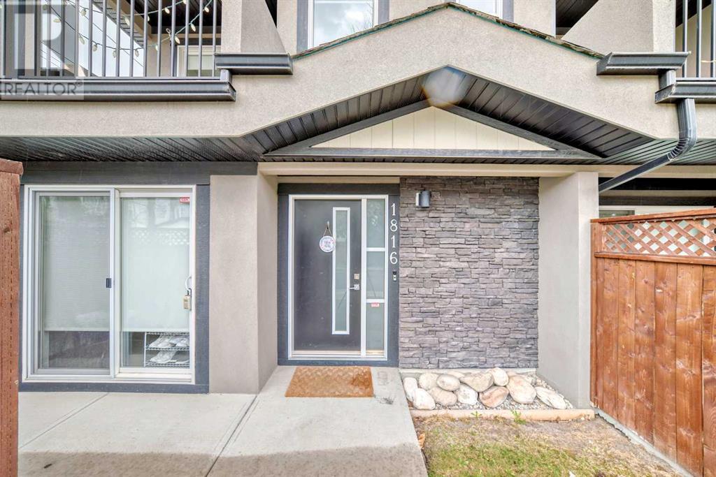 Property at 1816 47 Street NW image 2