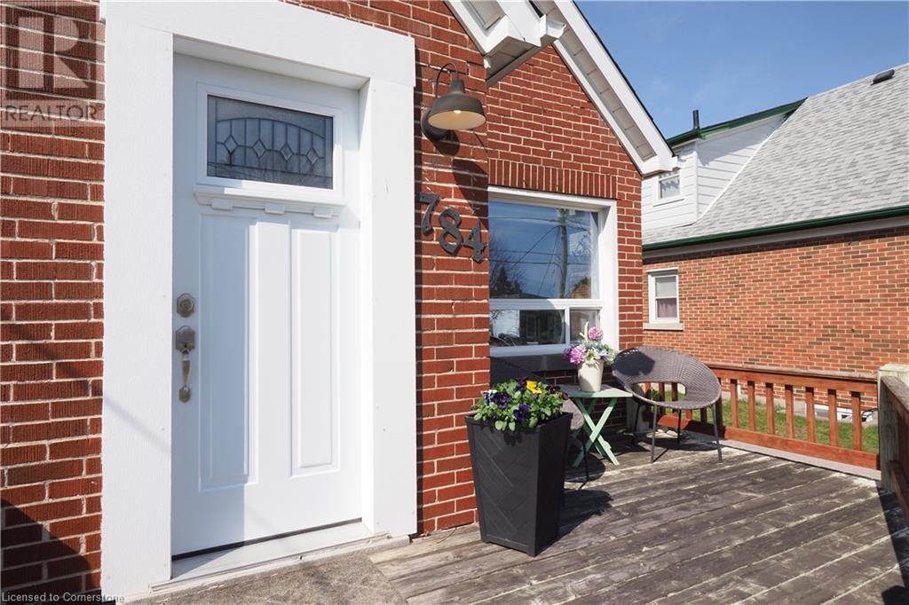 784 Elizabeth Street, Kitchener, Ontario  N2H 6H5 - Photo 2 - 40721031