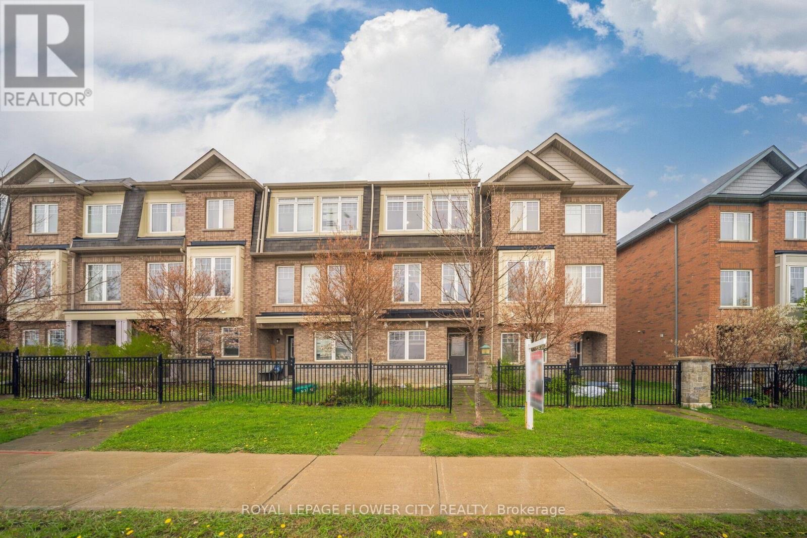 82 Magdalene Crescent, Brampton, Ontario  L6Z 0G7 - Photo 49 - W12036894