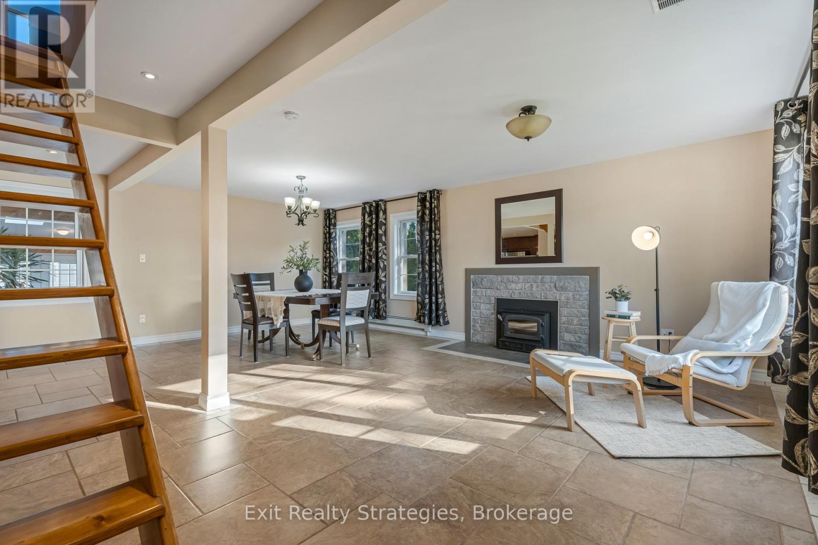 3324 Homestead Drive, Hamilton, Ontario  L0R 1W0 - Photo 6 - X12091797