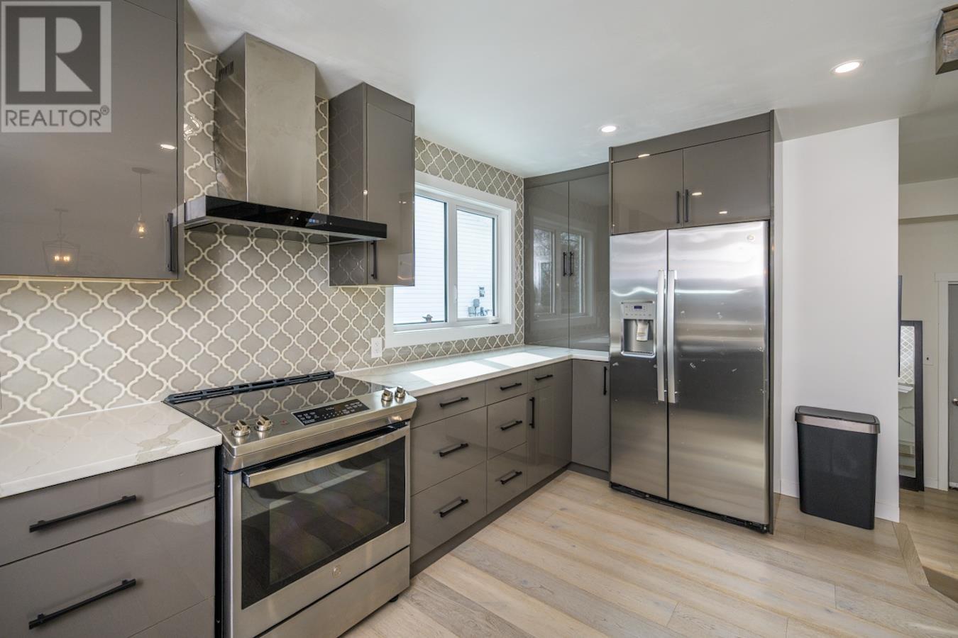 Property at 2502 LAURENTIAN PLACE image 4