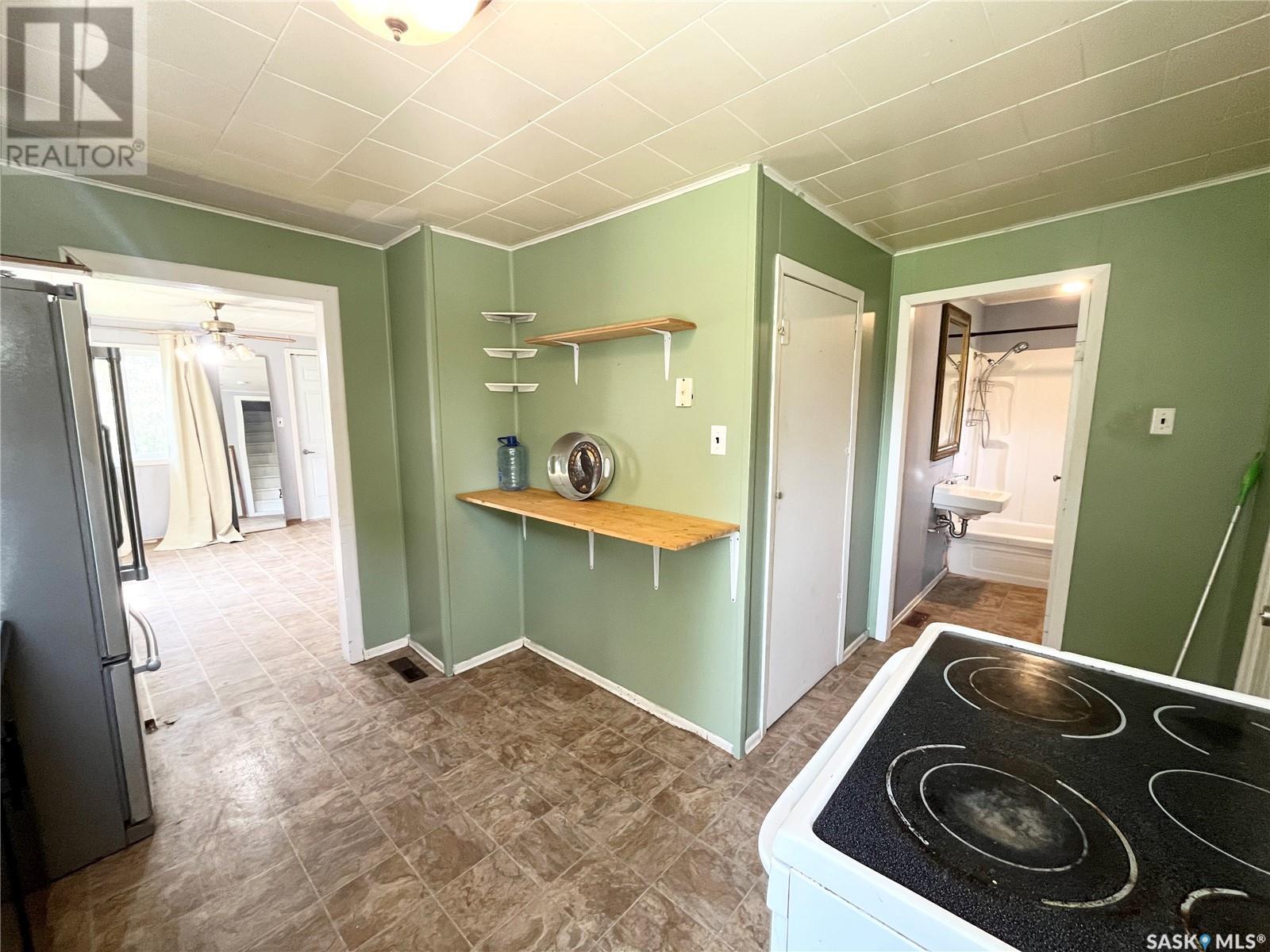 Property at 202 4th STREET E image 4