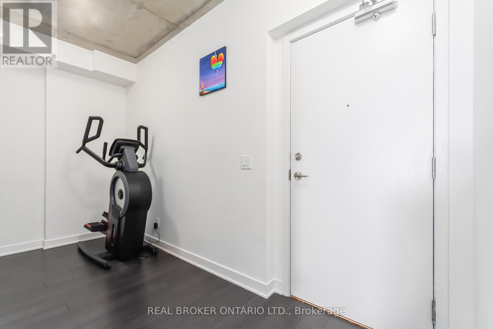 1407 - 210 Simcoe Street, Toronto, Ontario  M5T 1T4 - Photo 4 - C12149001