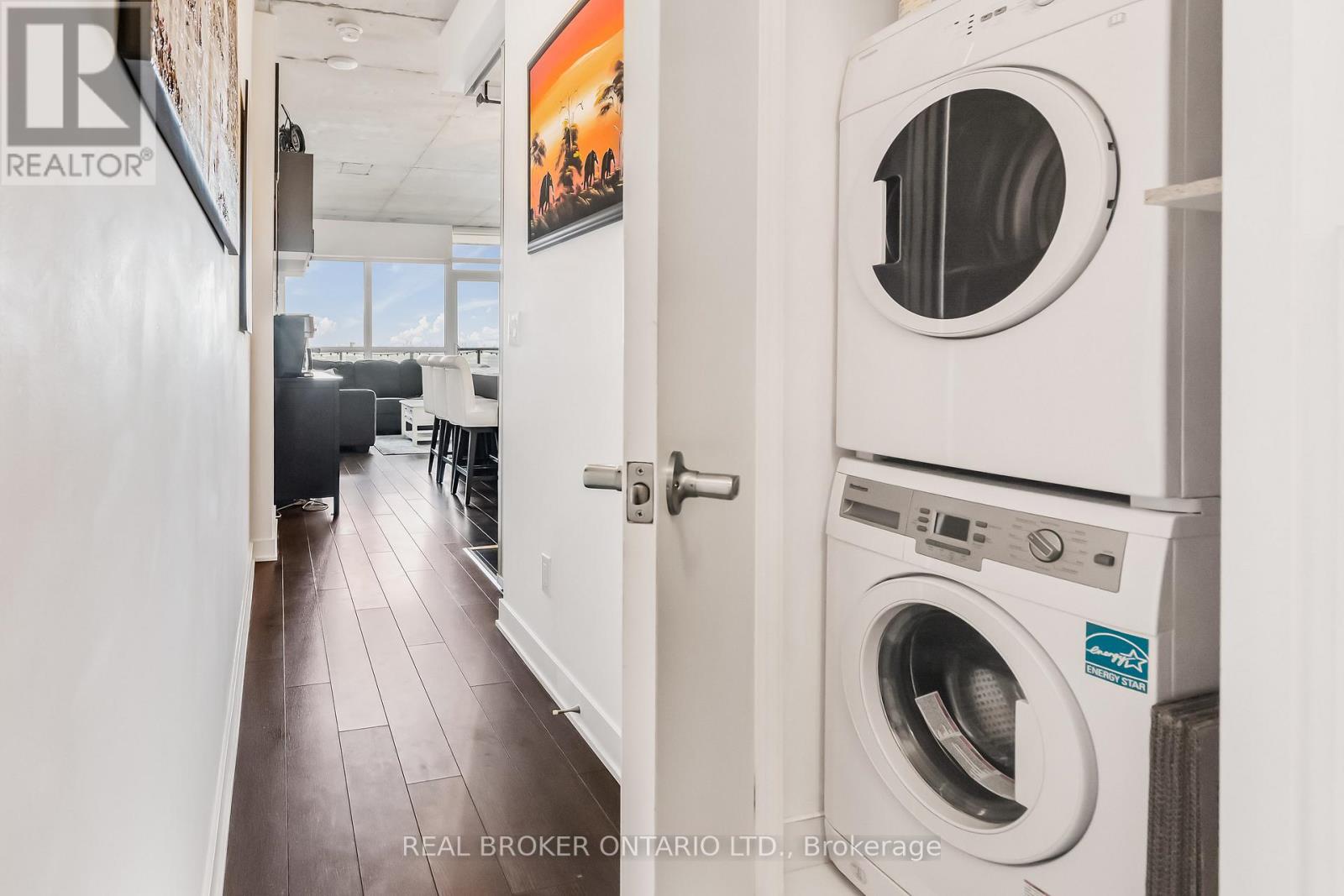 1407 - 210 Simcoe Street, Toronto, Ontario  M5T 1T4 - Photo 8 - C12149001