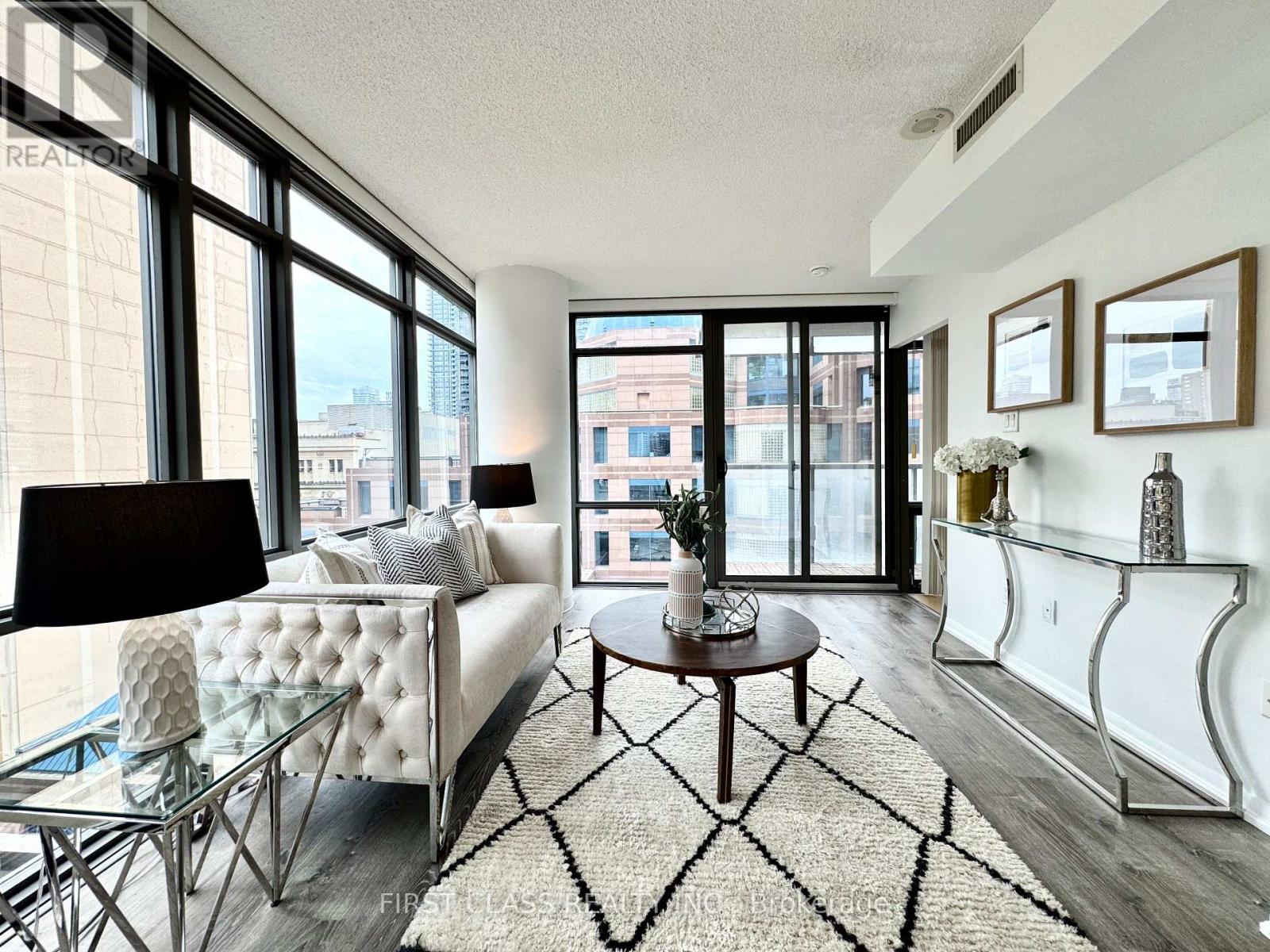 1107 - 38 GRENVILLE STREET, Toronto, Ontario