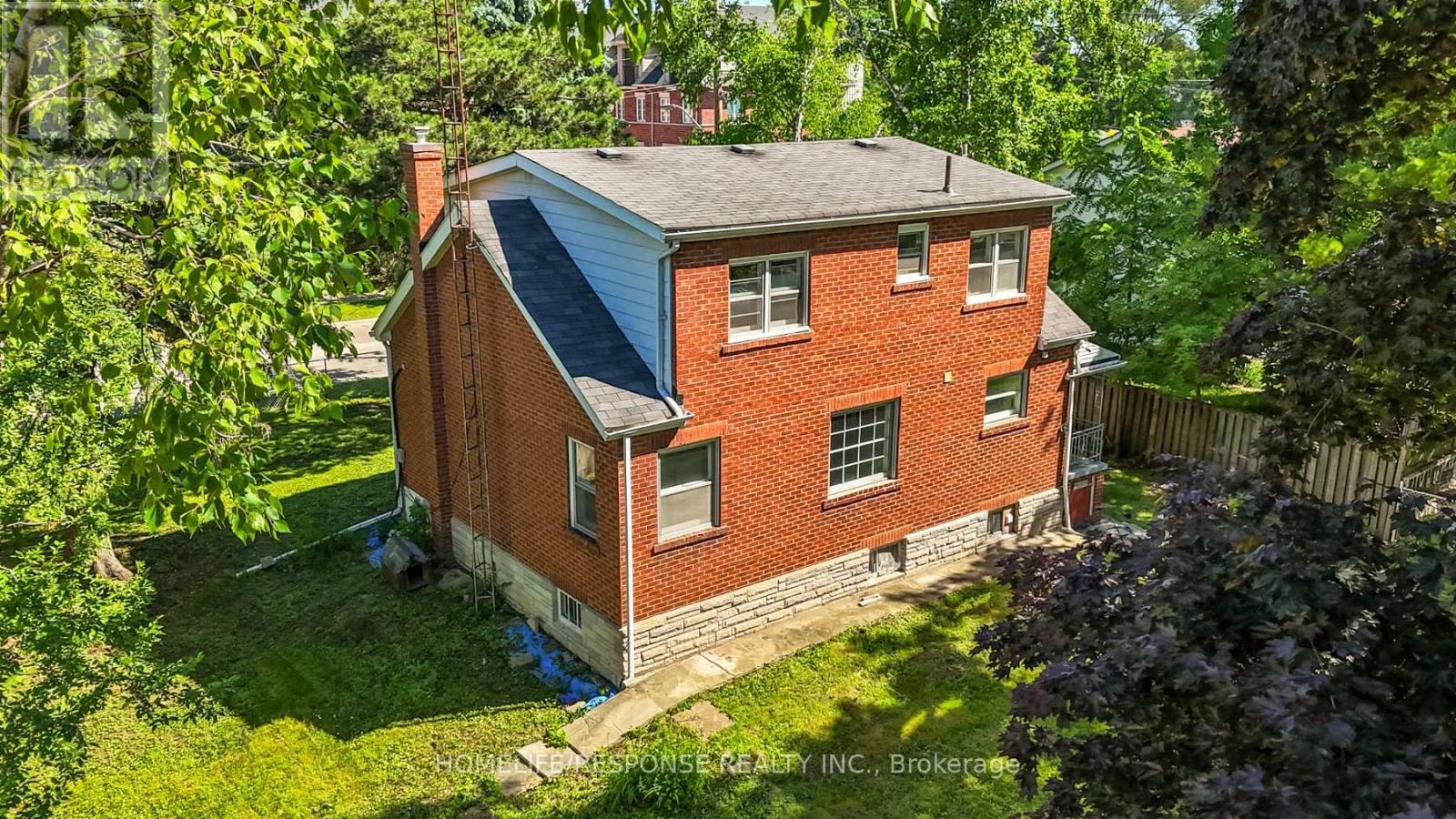 211 Bering Avenue, Toronto, Ontario  M8Z 3A4 - Photo 10 - W12149002
