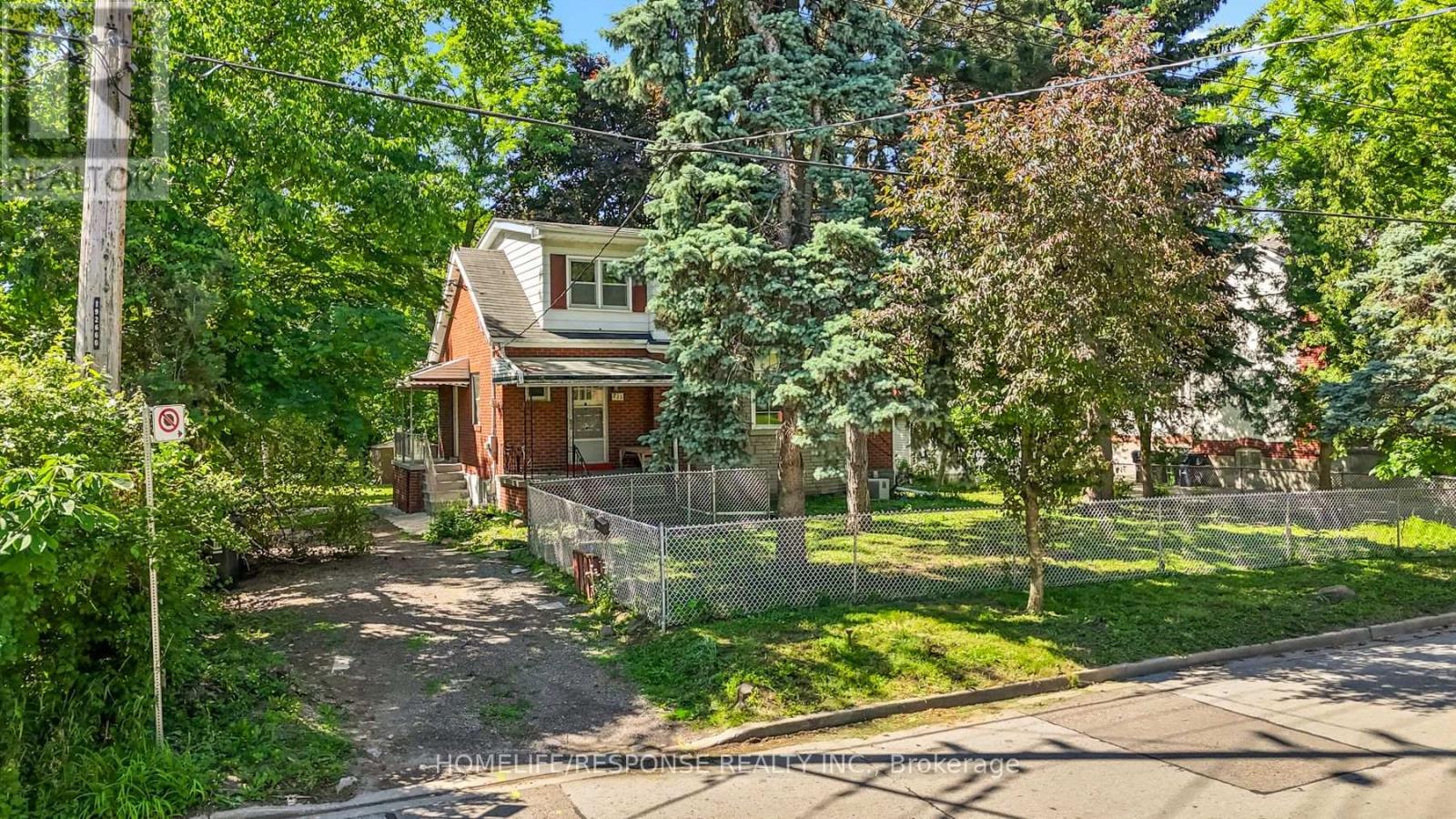211 Bering Avenue, Toronto, Ontario  M8Z 3A4 - Photo 8 - W12149002