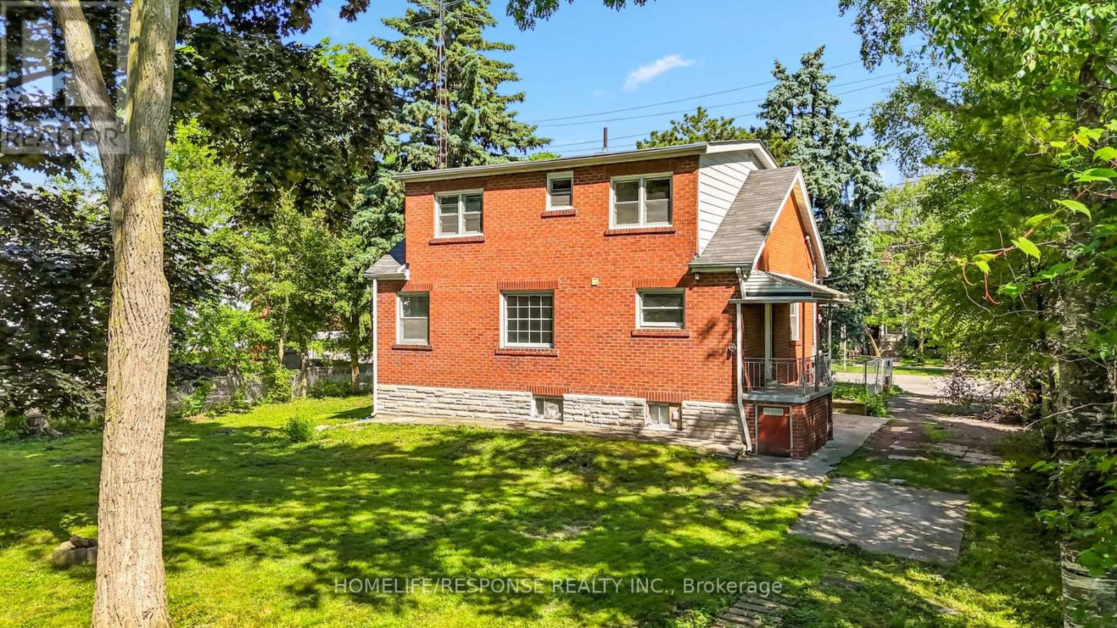 211 Bering Avenue, Toronto, Ontario  M8Z 3A4 - Photo 9 - W12149002