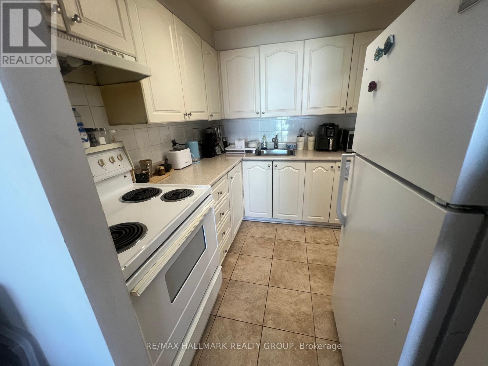 606 - 1440 Heron Road, Ottawa, Ontario  K1V 0X2 - Photo 4 - X12149043