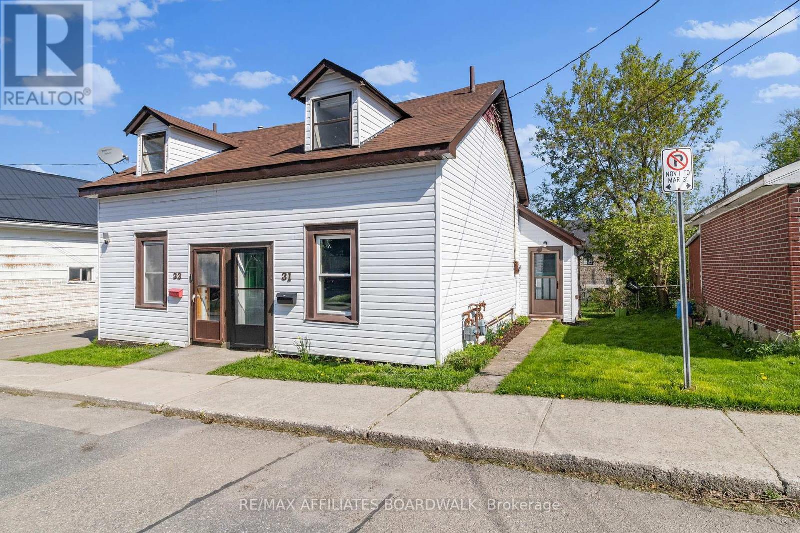 Property at 31-33 WELLINGTON STREET image 2