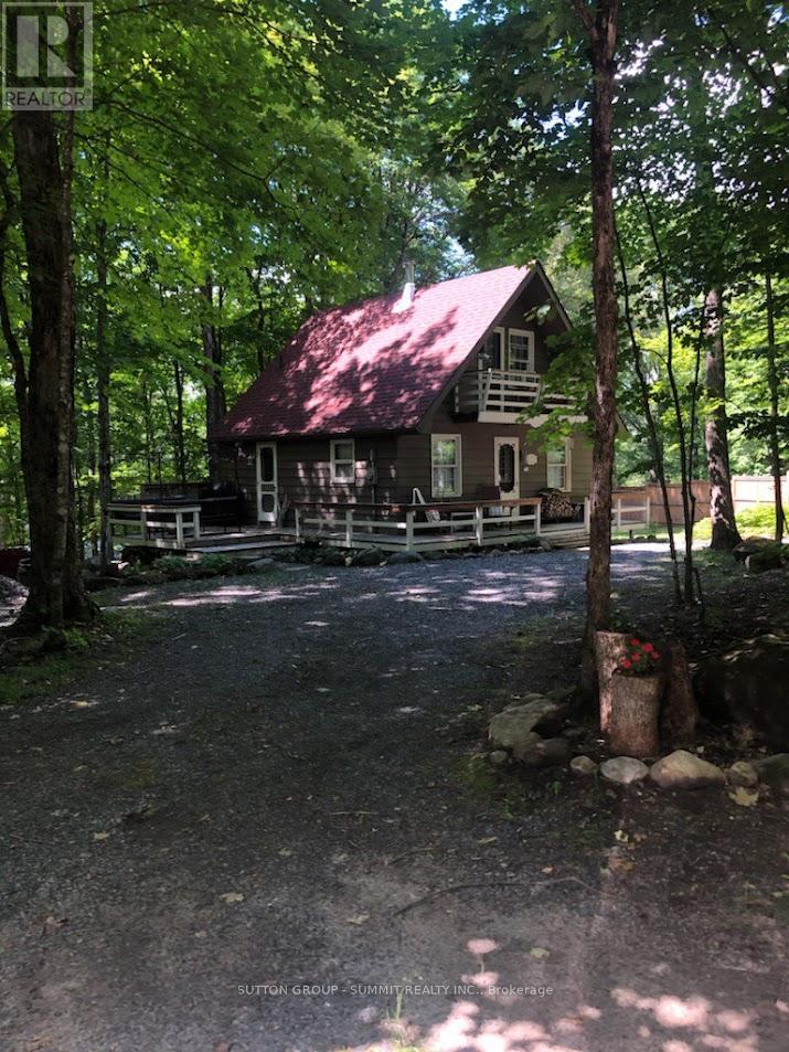 17 Sugarbush Lane, Huntsville, Ontario  P1H 2J3 - Photo 3 - X12149031