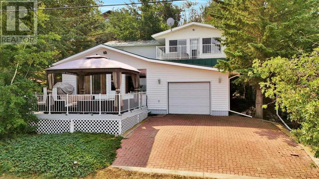 Property at 34 Beach Street E image 1