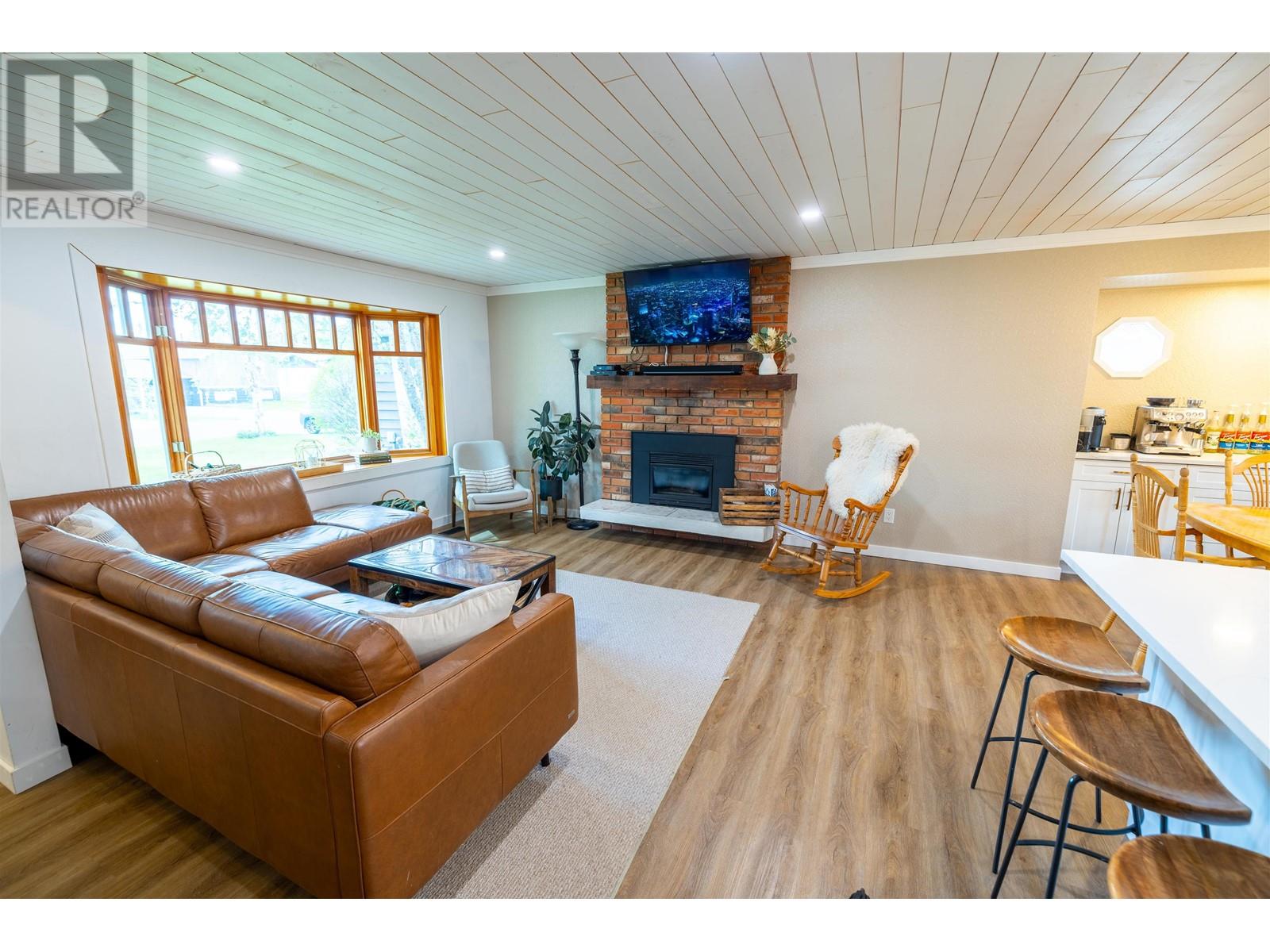 Property at 7720 LANCASTER CRESCENT image 3