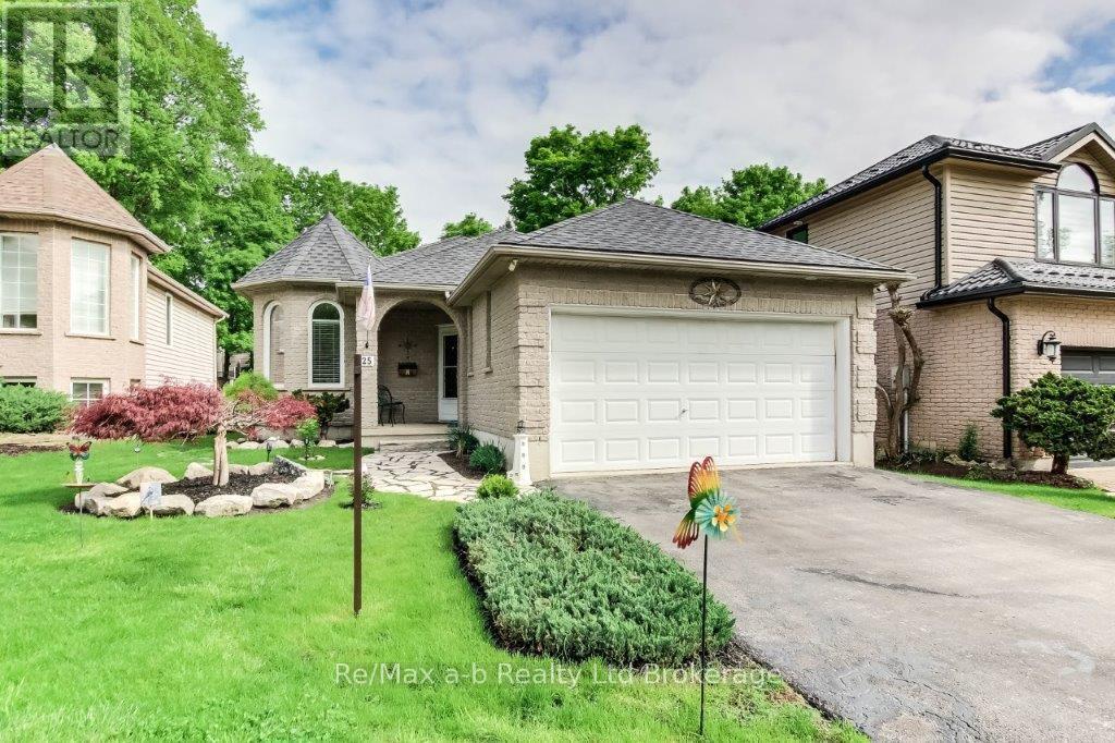 25 Pembers Pass, Woodstock, Ontario  N4S 8Z5 - Photo 1 - X12149088