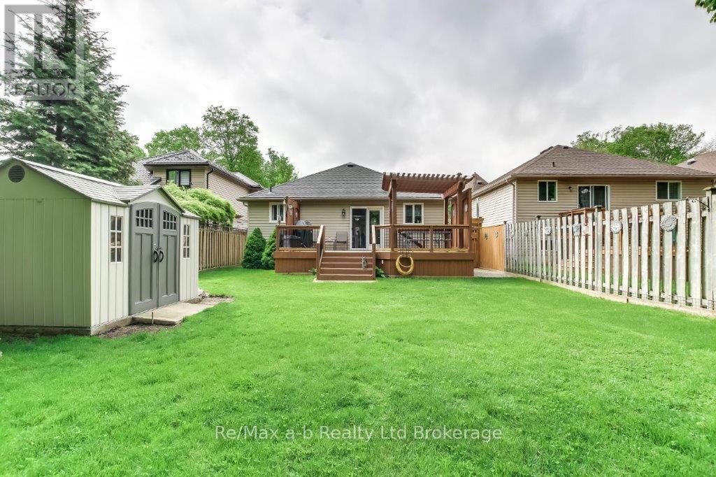 25 Pembers Pass, Woodstock, Ontario  N4S 8Z5 - Photo 2 - X12149088