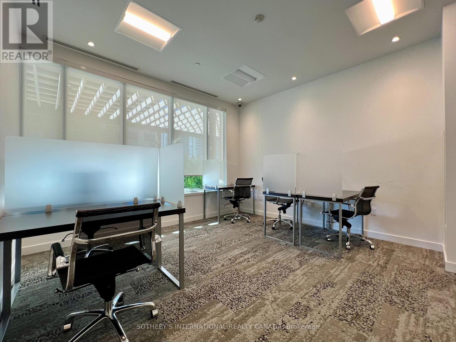 2712 - 1926 Lakeshore Boulevard W, Toronto, Ontario  M6S 1A1 - Photo 13 - W12137084