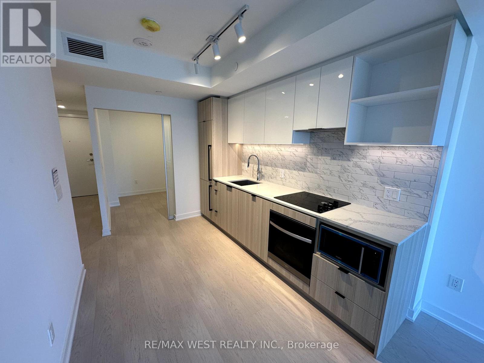 1105 - 252 Church Street, Toronto, Ontario  M5B 1Z2 - Photo 4 - C12149056