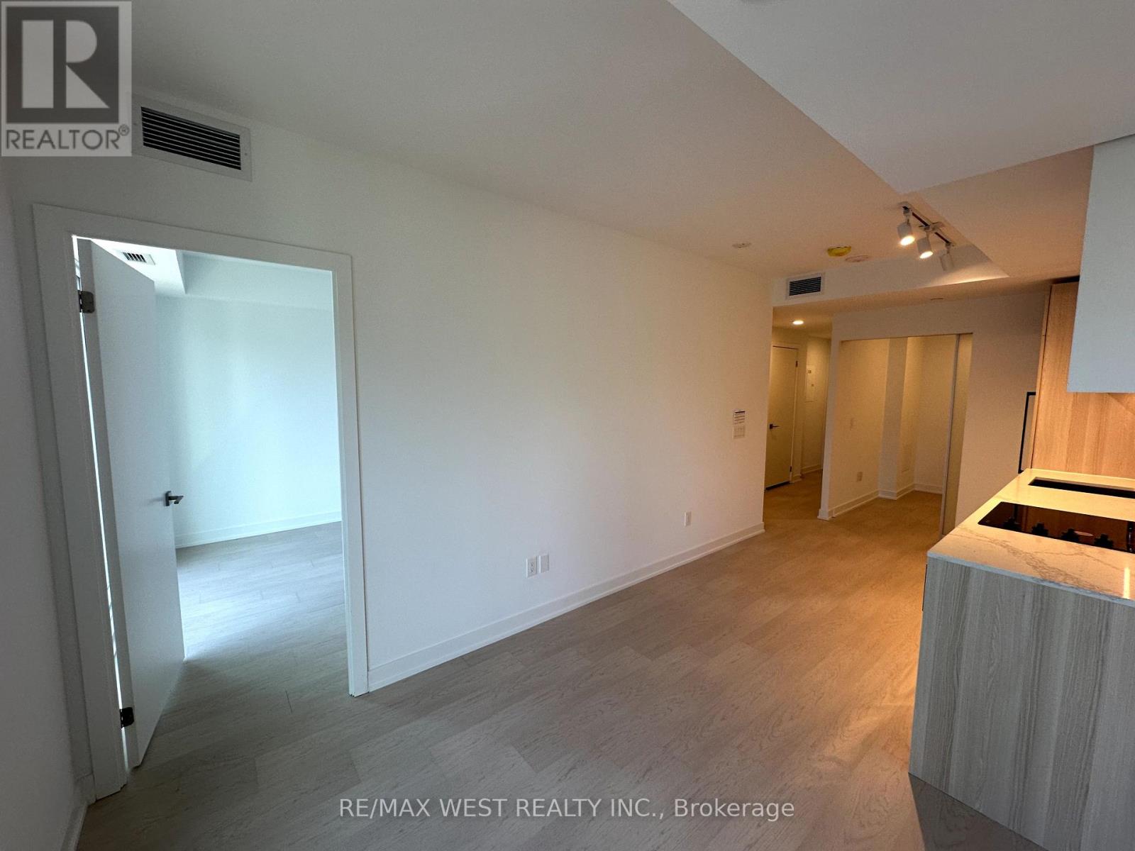 1105 - 252 Church Street, Toronto, Ontario  M5B 1Z2 - Photo 6 - C12149056