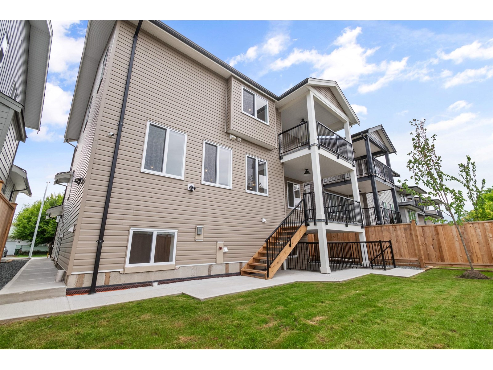 Property at 7139 ELWOOD DRIVE image 4