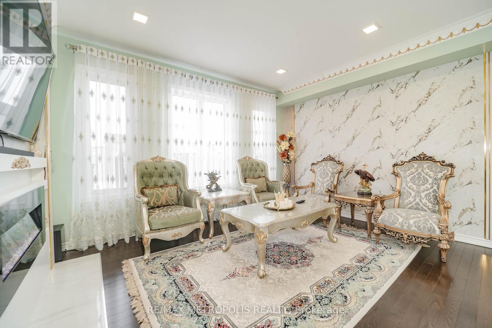64 Kiteley Crescent, East Gwillimbury, Ontario  L9N 0L6 - Photo 11 - N12149046