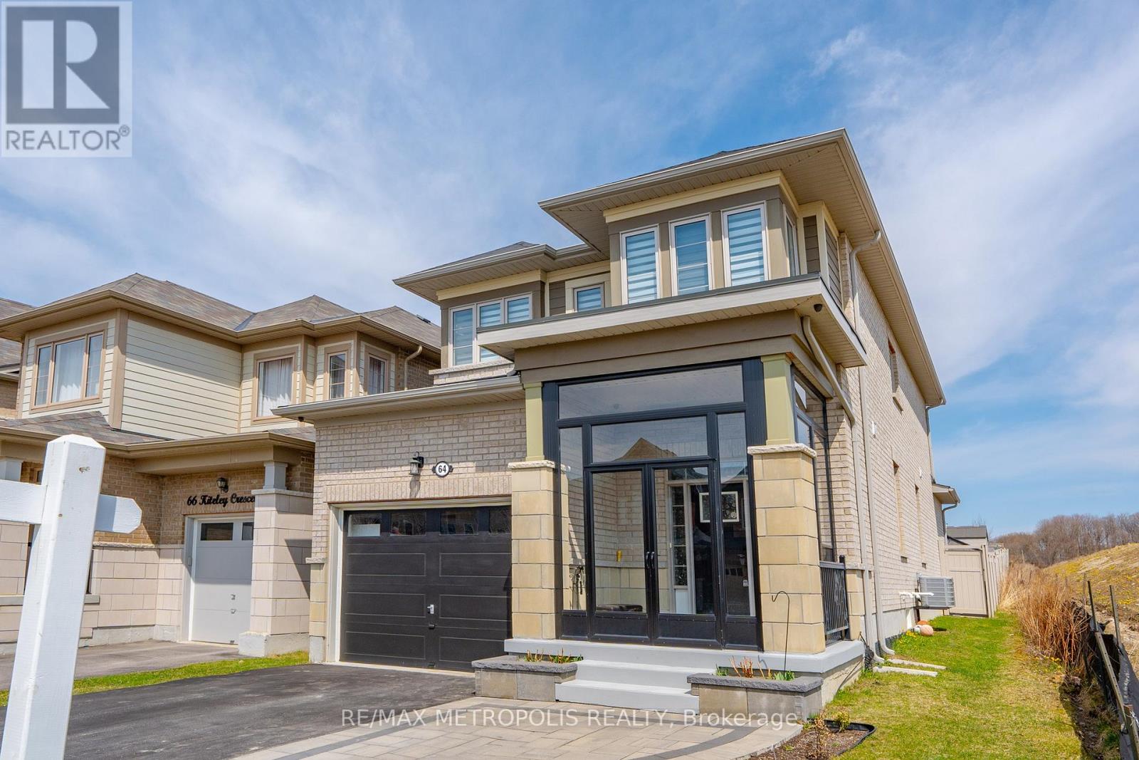 64 Kiteley Crescent, East Gwillimbury, Ontario  L9N 0L6 - Photo 4 - N12149046