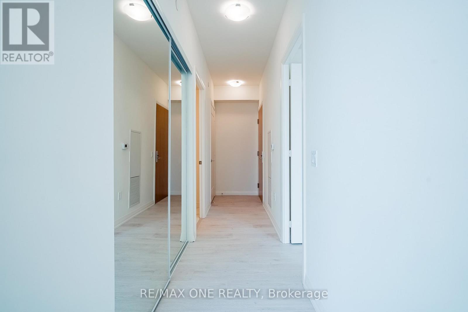 1615 - 8960 Jane Street, Vaughan, Ontario  L4K 2M9 - Photo 2 - N12149062