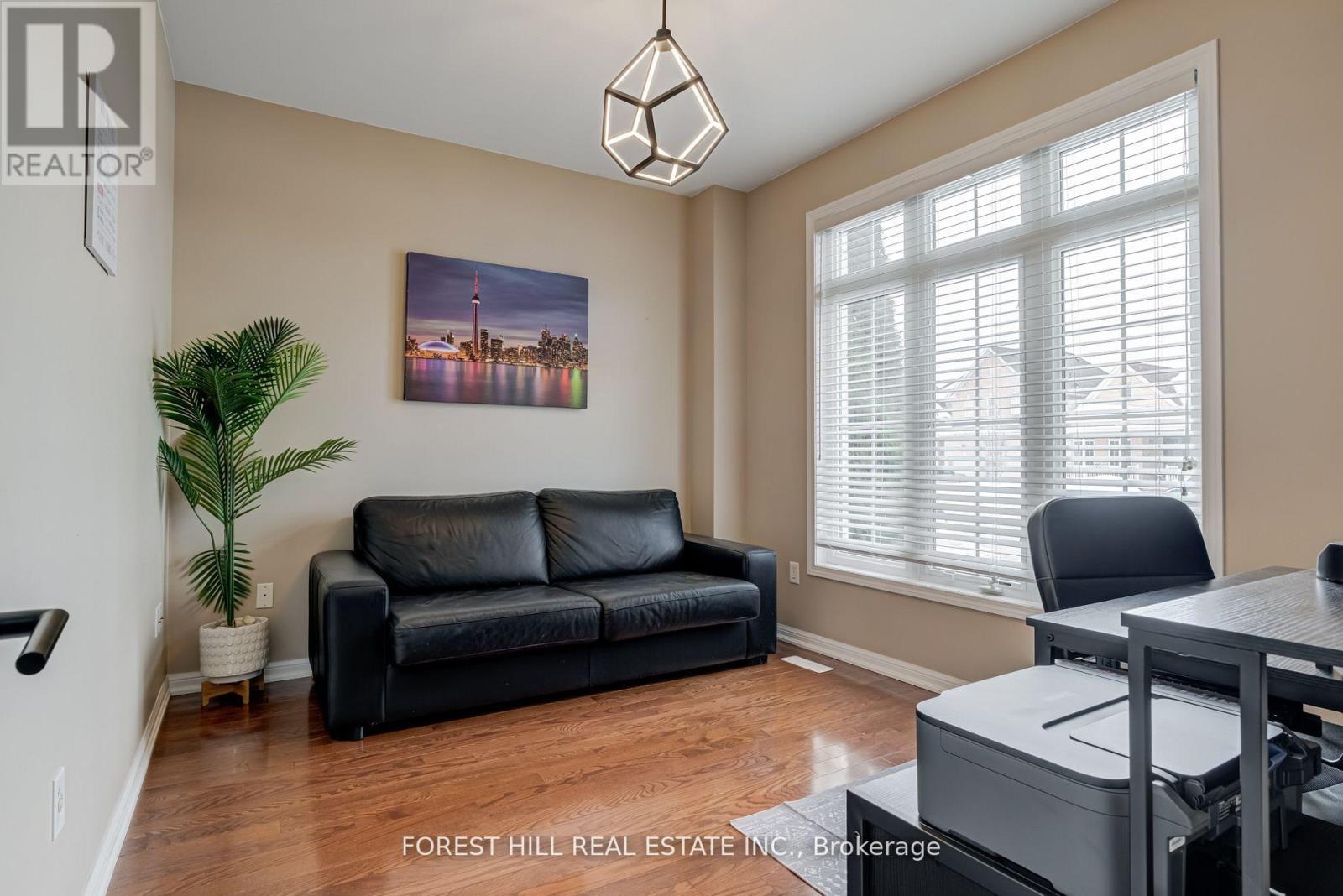 Property at 159 THE QUEENSWAY image 5