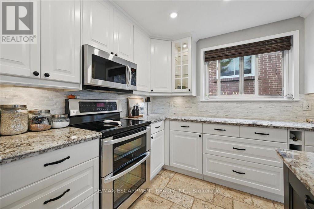 747 Mullin Way, Burlington (Appleby), Ontario  L7L 4J8 - Photo 16 - W12149052
