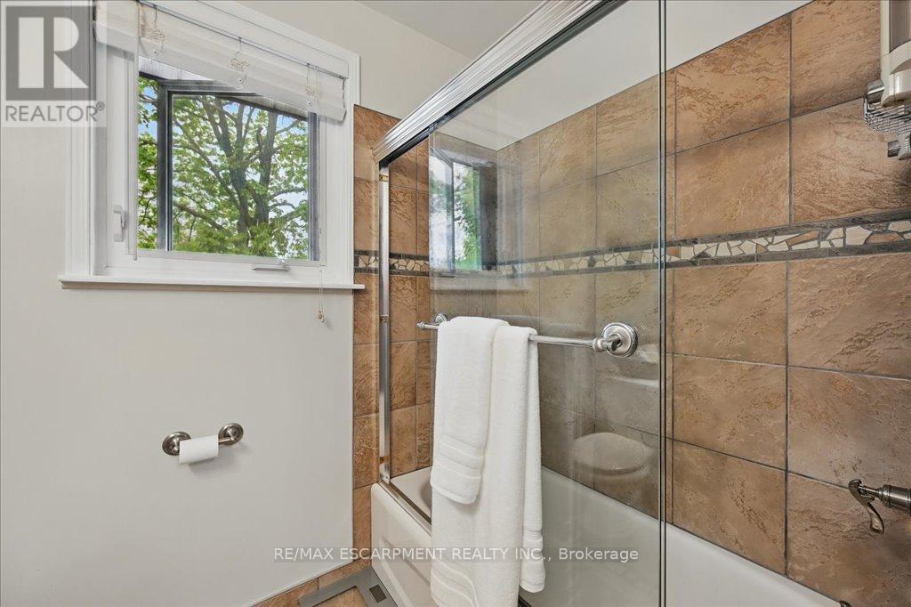747 Mullin Way, Burlington (Appleby), Ontario  L7L 4J8 - Photo 25 - W12149052