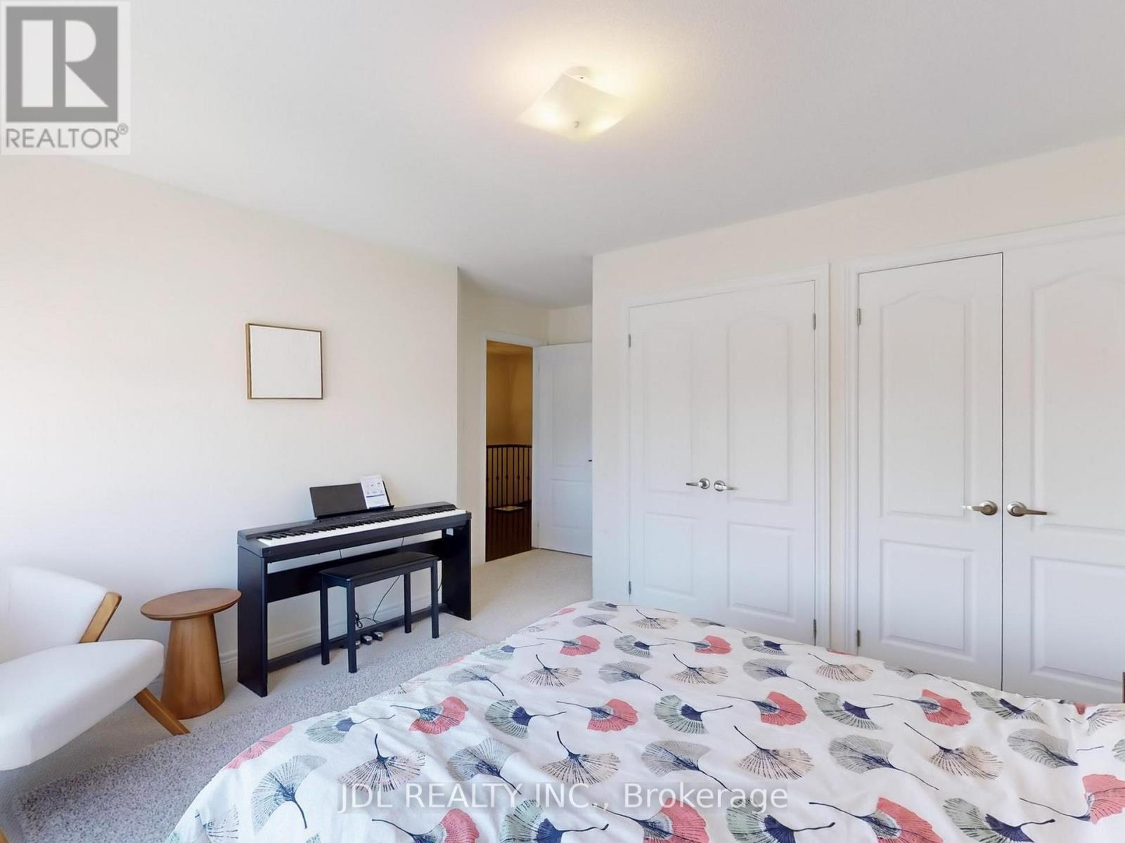 1585 Eglinton Avenue W, Mississauga (East Credit), Ontario  L5M 7C1 - Photo 34 - W12149083