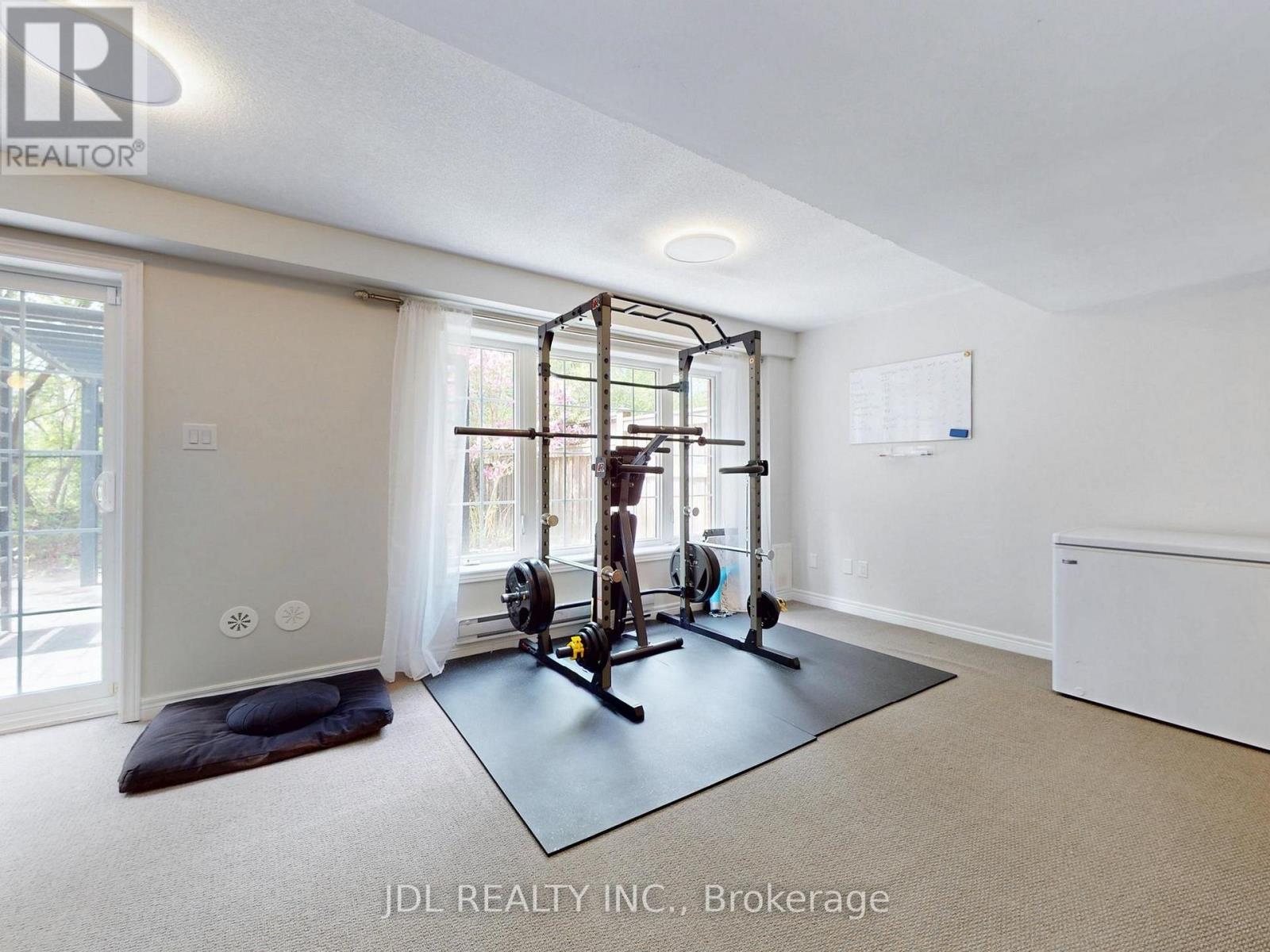 1585 Eglinton Avenue W, Mississauga (East Credit), Ontario  L5M 7C1 - Photo 41 - W12149083