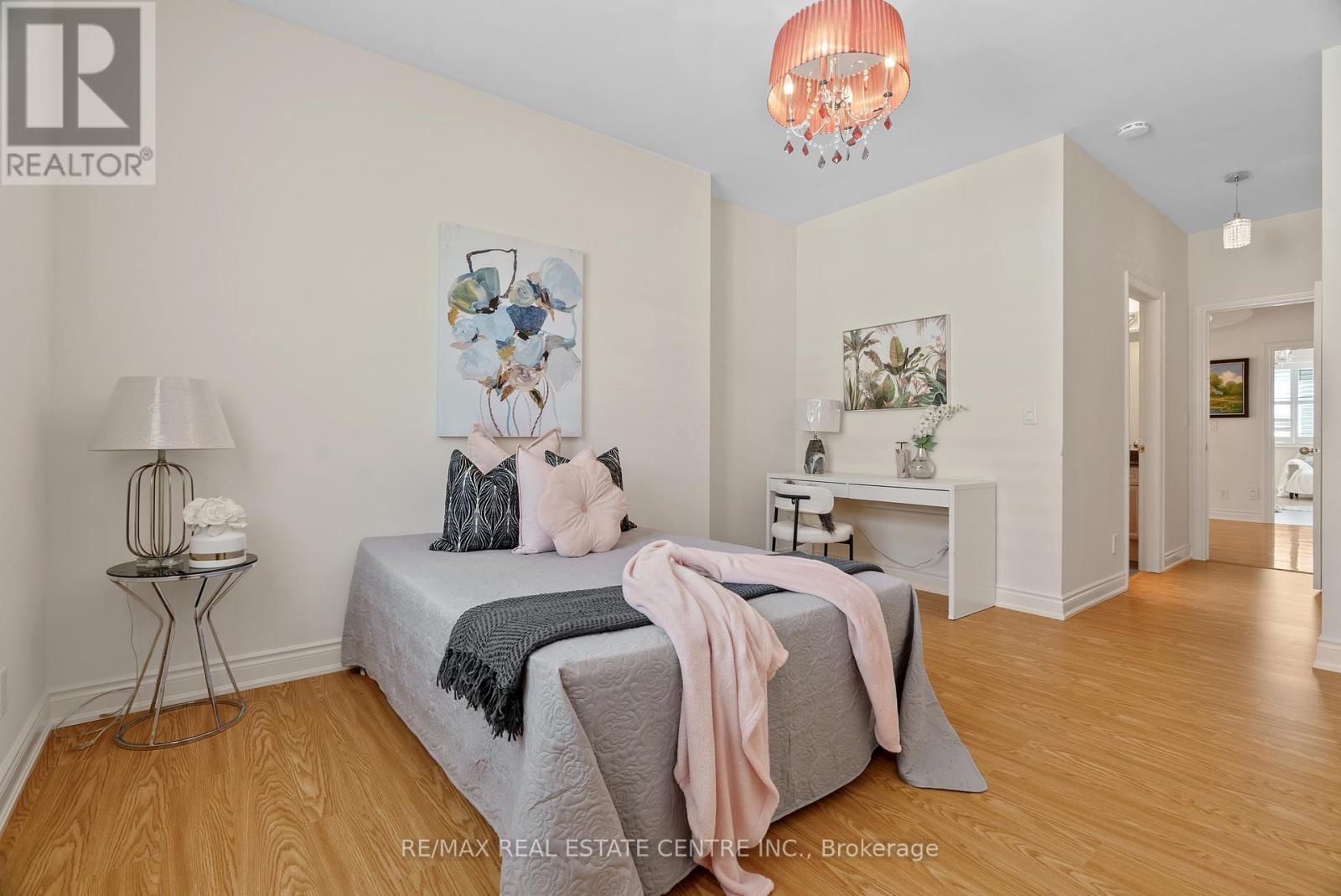 645 Cranleigh Court, Mississauga, Ontario  L5H 4L4 - Photo 33 - W12149097