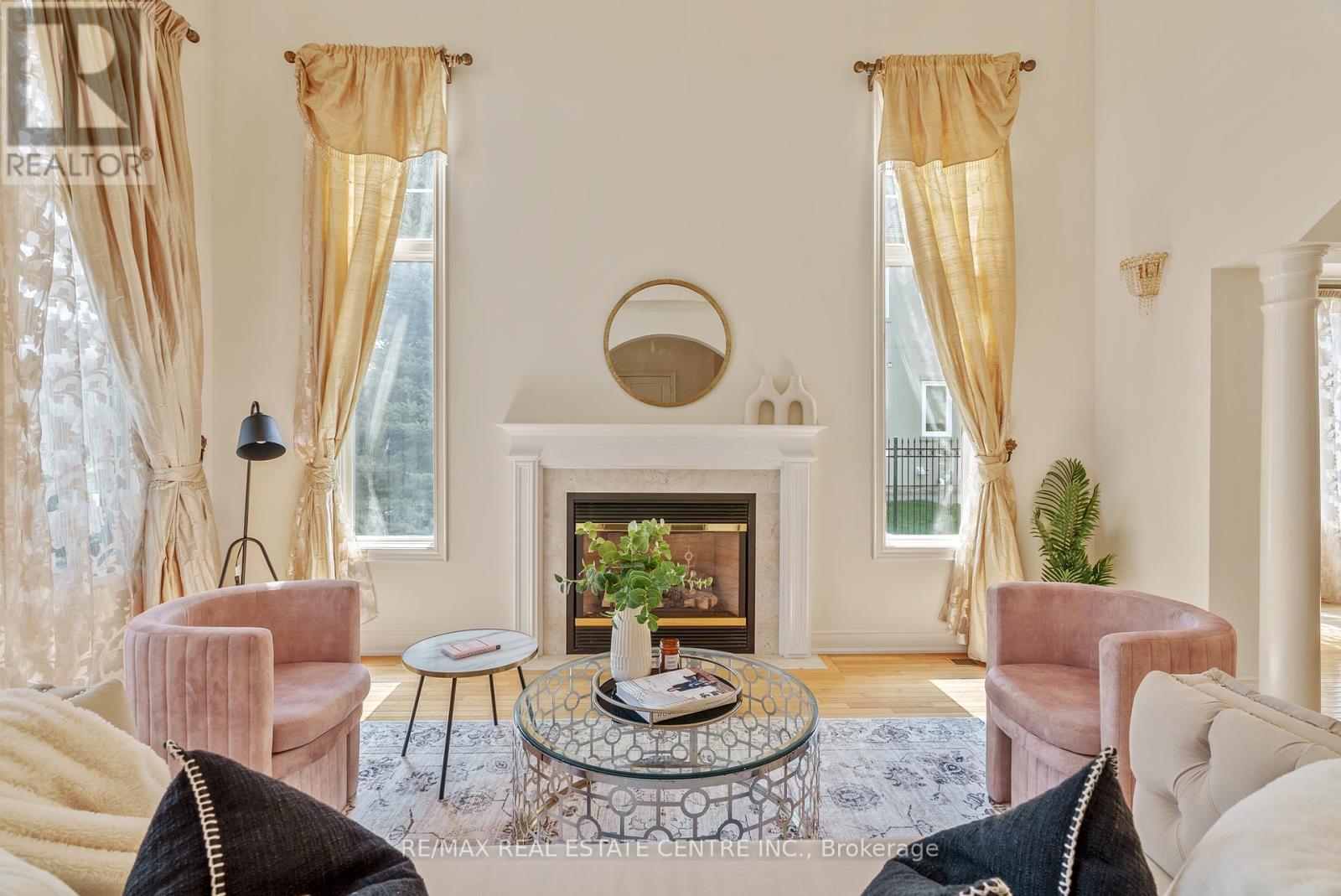 645 Cranleigh Court, Mississauga, Ontario  L5H 4L4 - Photo 7 - W12149097