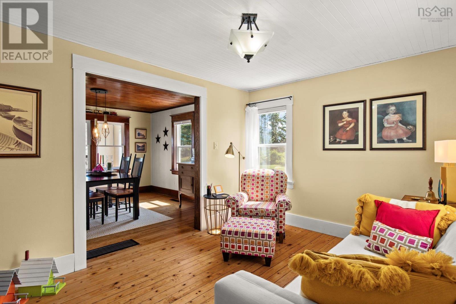 Property at 172 Lintlops Road image 3
