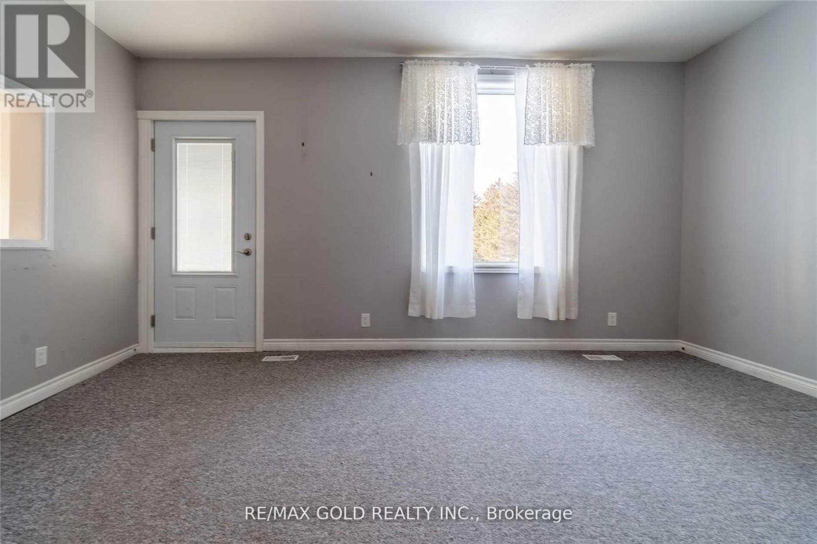 12708 Mclarty Line, Chatham-Kent, Ontario  N0L 2C0 - Photo 16 - X12149071
