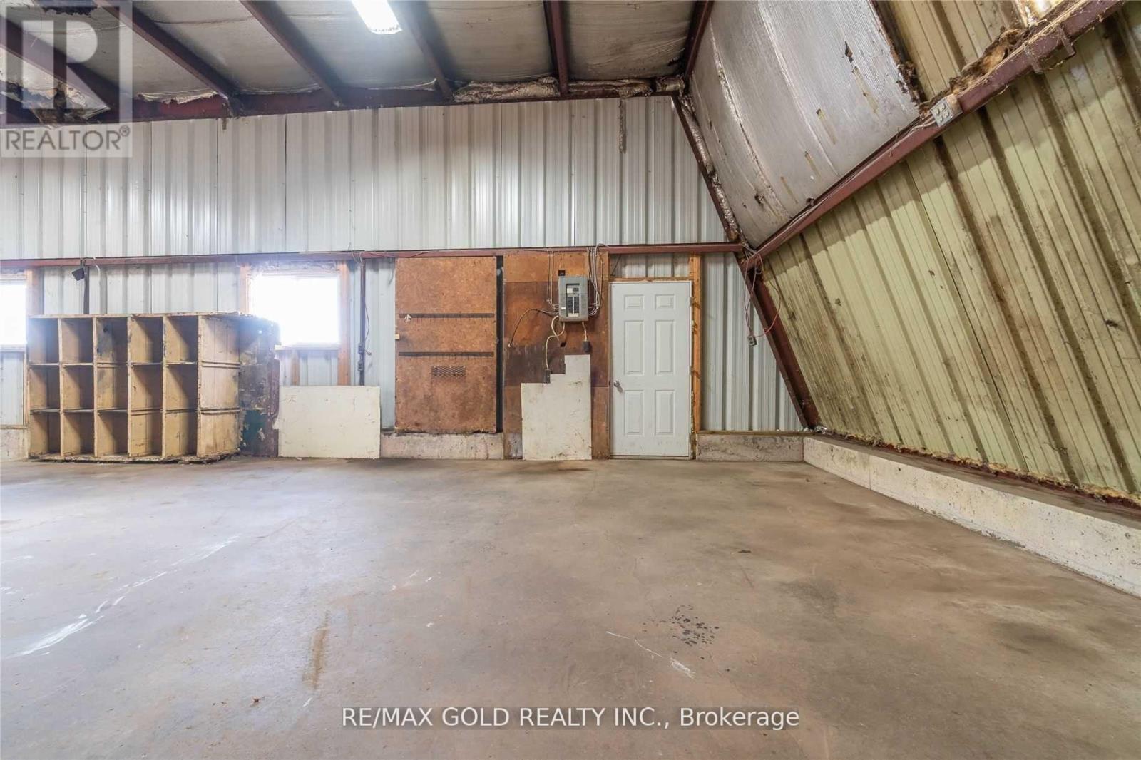 12708 Mclarty Line, Chatham-Kent, Ontario  N0L 2C0 - Photo 37 - X12149071
